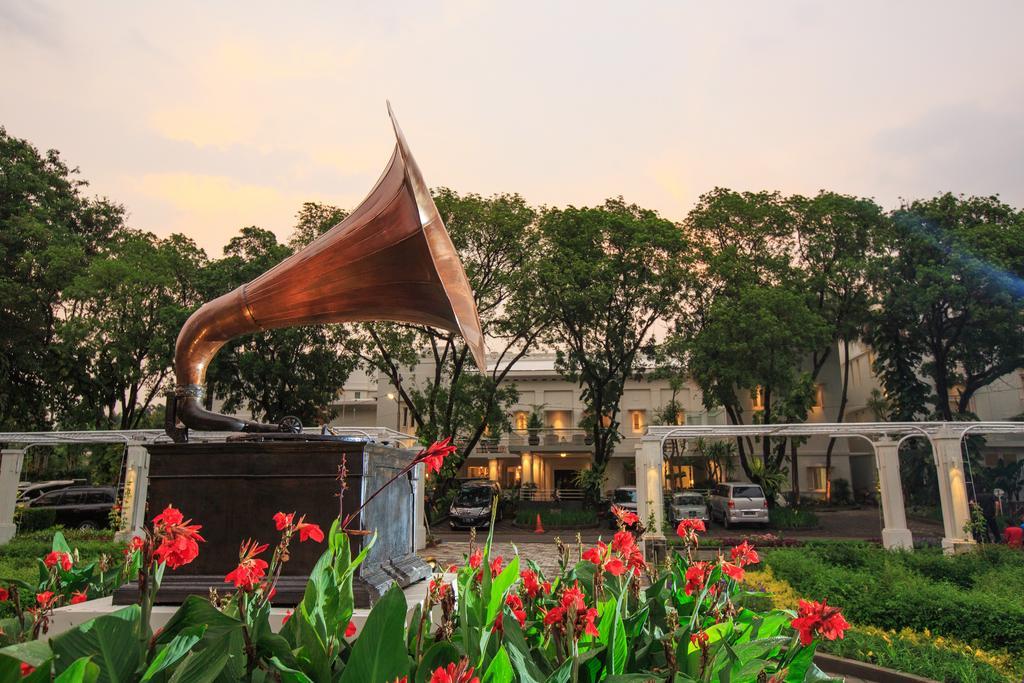 The Shalimar Boutique Hotel Malang Extérieur photo
