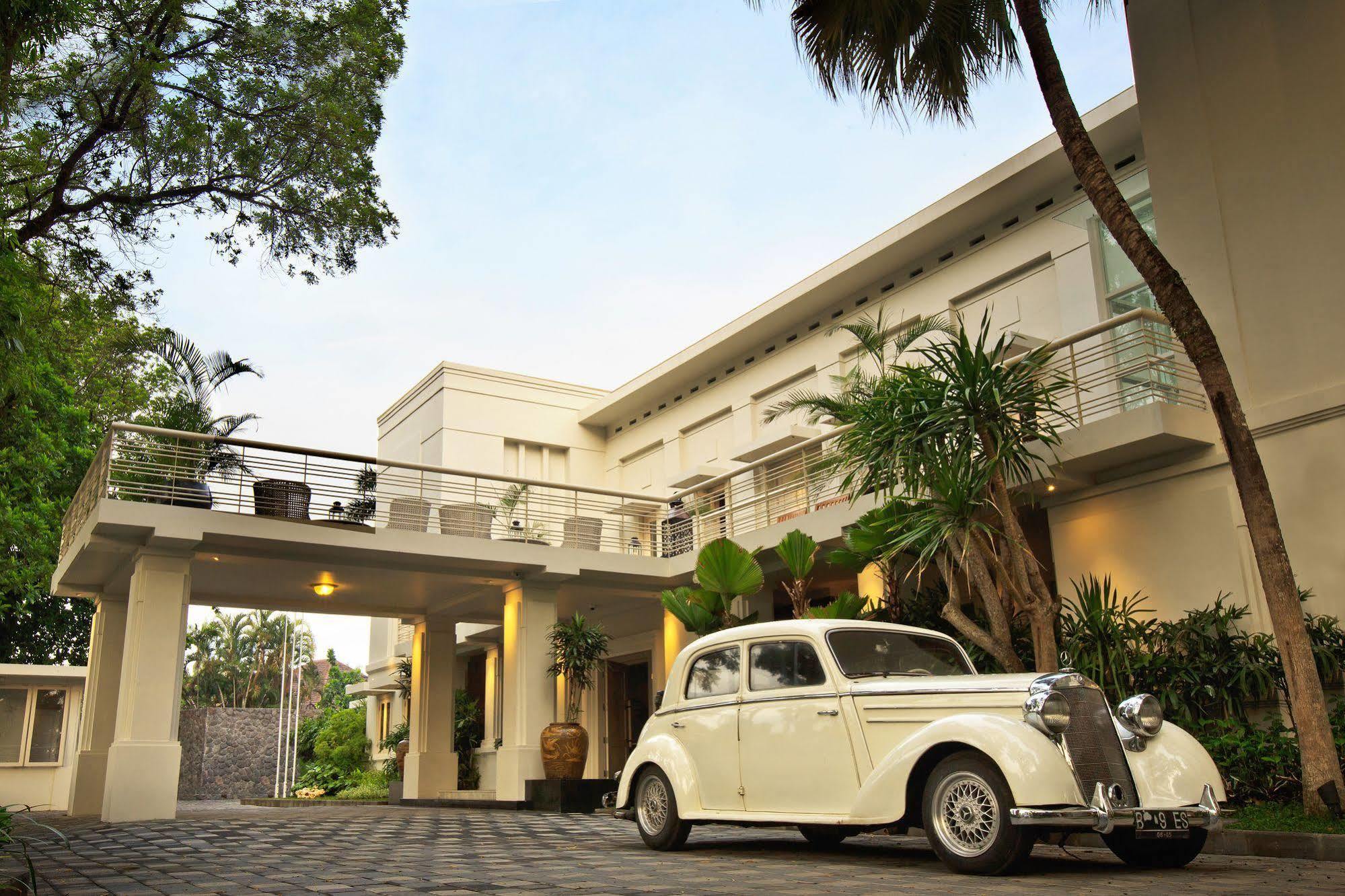 The Shalimar Boutique Hotel Malang Extérieur photo