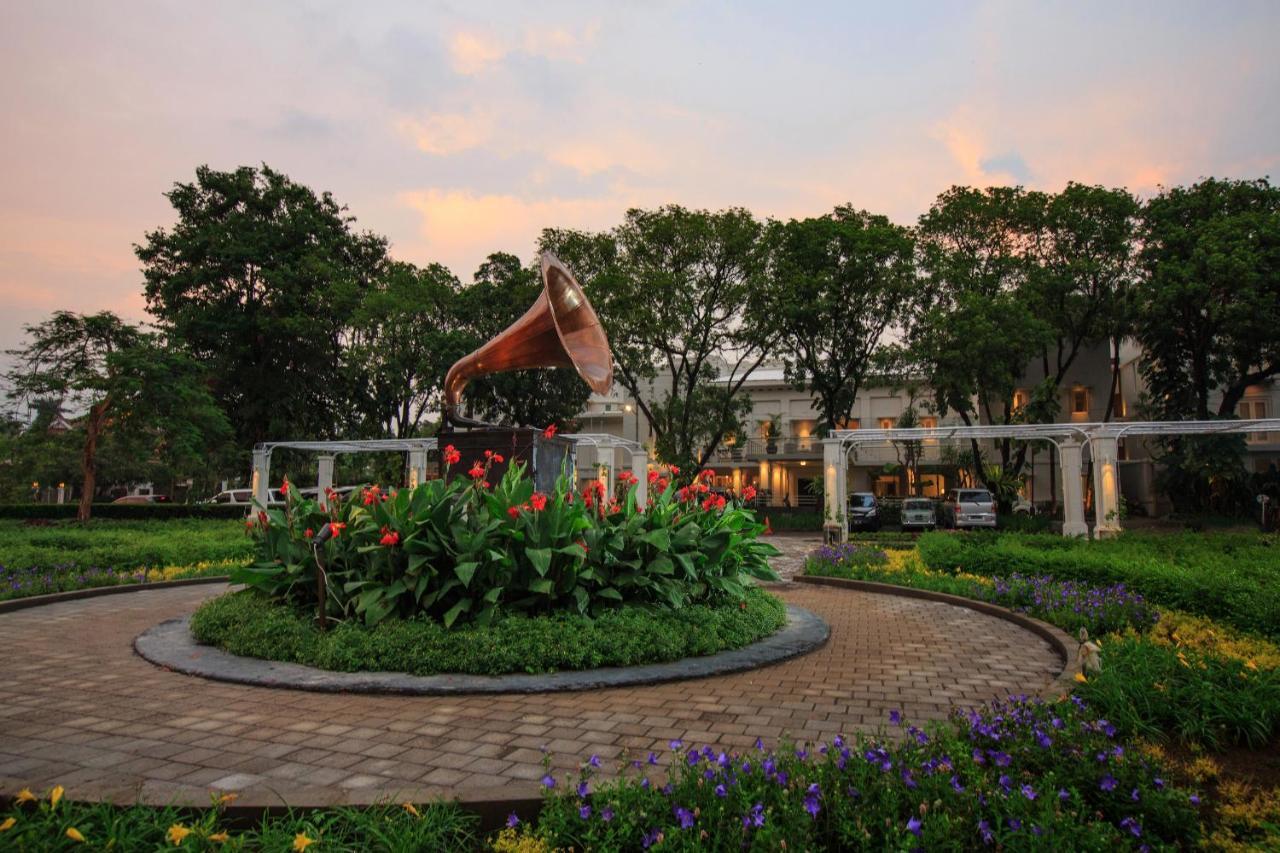 The Shalimar Boutique Hotel Malang Extérieur photo